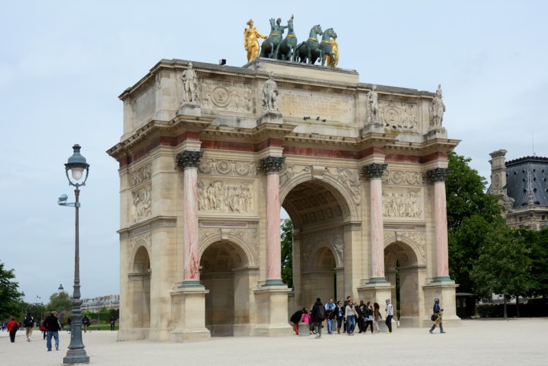 thearcdetriompheducarouselthelittlearcdetriomphe.jpg