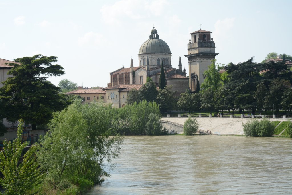 wecrosstheriveradigethatsthexvithcentchurchsangiorgiodebraidabutithasaxiithcentbelltoweraremnantfromanoldermonastery.jpg