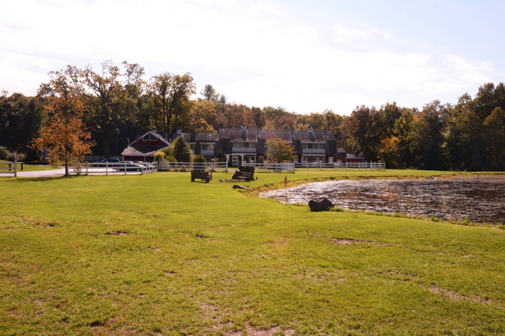 kaaterskillfarmthemainbuildingandthepond.jpg